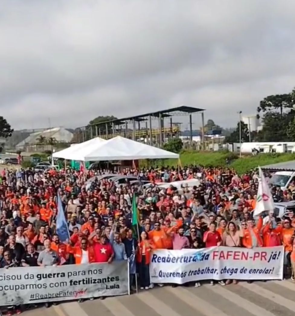 Ato em frente ao PV5 reivindica reabertura da FAFEN