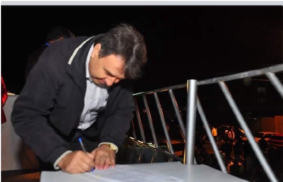 Prefeito Olizandro José Ferreira sancionou nesta quarta-feira lei que determina  70% de contratação de mão de obra local
